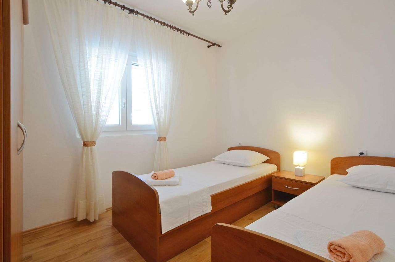 Apartment Jakov Grscica Prizba Ngoại thất bức ảnh