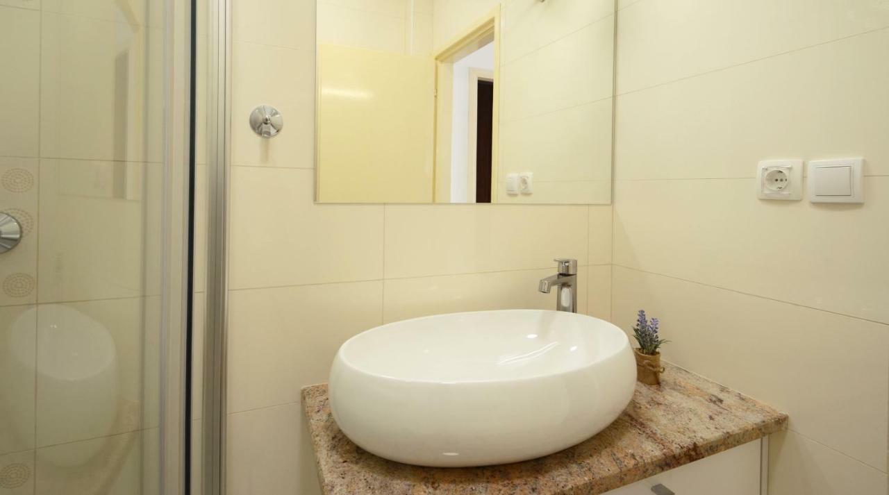 Apartment Jakov Grscica Prizba Ngoại thất bức ảnh